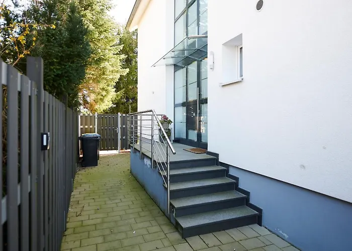 Grosszuegig & Stilvoll Parkplatz ,Ruhige Lage, 5 Personen, Langzeit