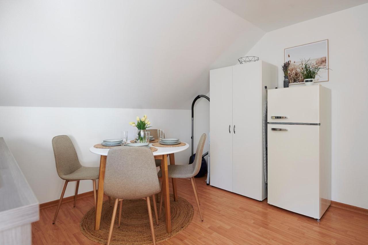 Grosszuegig & Stilvoll Parkplatz ,ruhige Lage, 5 Personen, Langzeit Apartment *